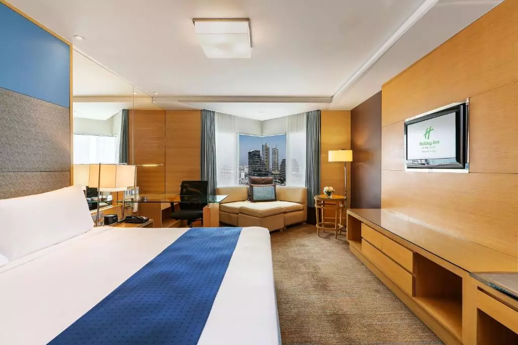 Holiday Inn Bangkok Silom